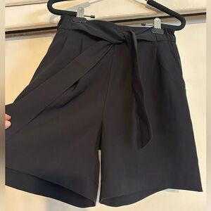 Lululemon Shorts Black 6 Business Casual